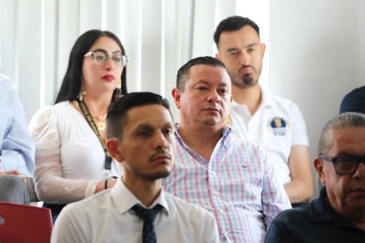 Fortalece Carlos Torres Piña bienestar del personal de la Fiscalía Especializada en Delitos Patrimoniales y Narcomenudeo con Brigada de Salud Integral