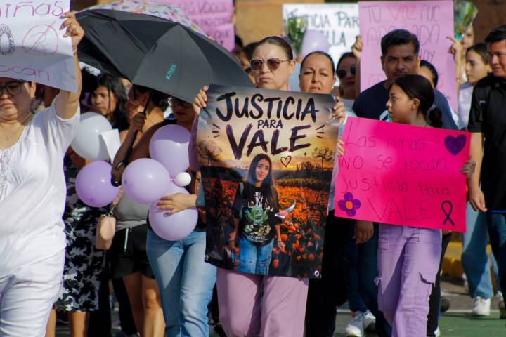 Exigen justicia para Valeria y por mujeres desaparecidas en Michoacán; realizan marcha en Morelia